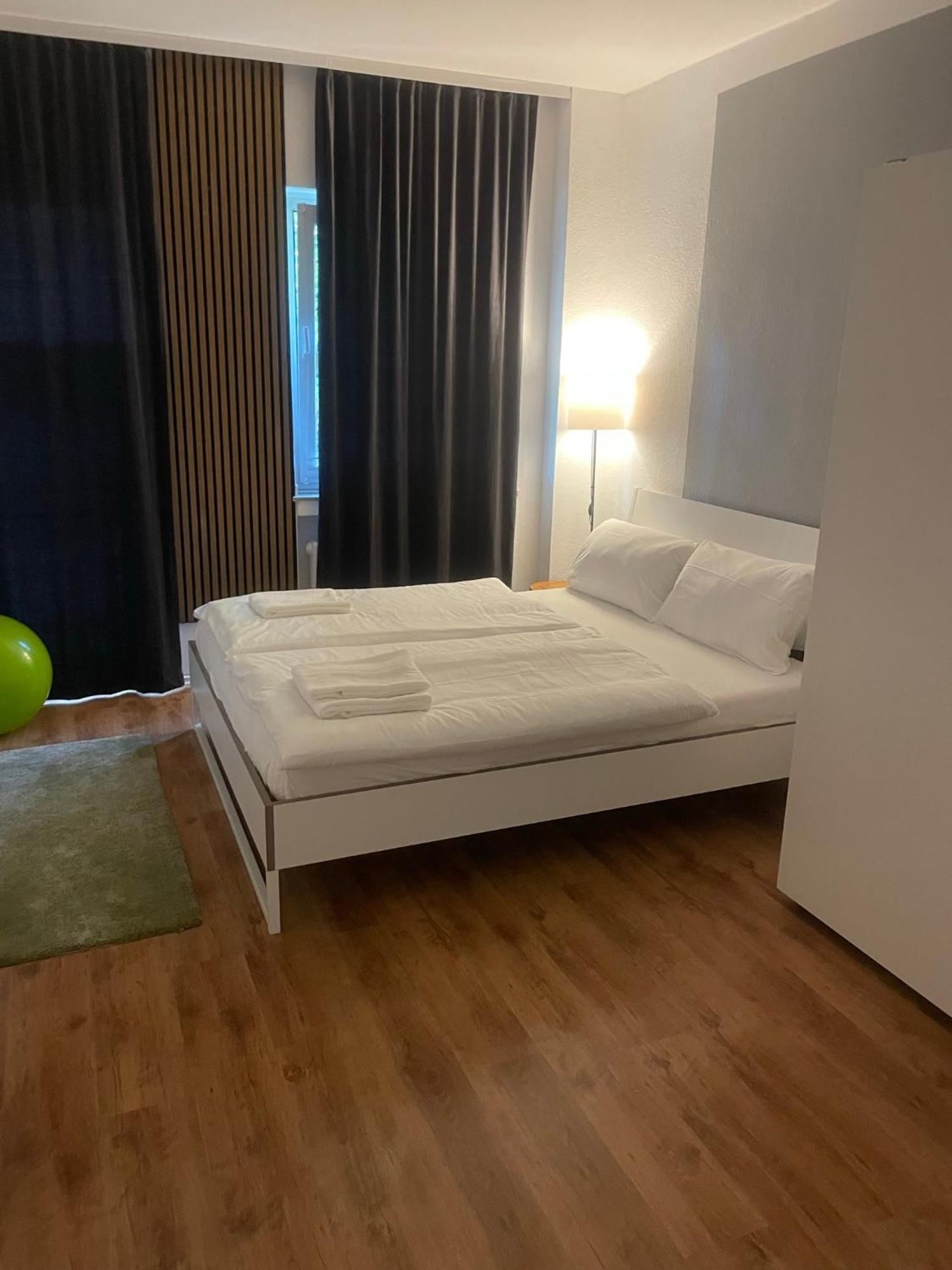 Apartment 4 Min Naehe Von Hbf Und Dom Mit Garten ,balkon & Office Köln