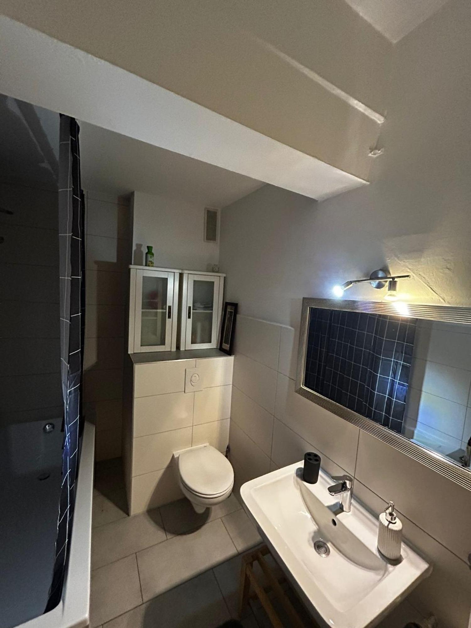 4 Min Naehe Von Hbf Und Dom Mit Garten ,balkon & Office * Köln